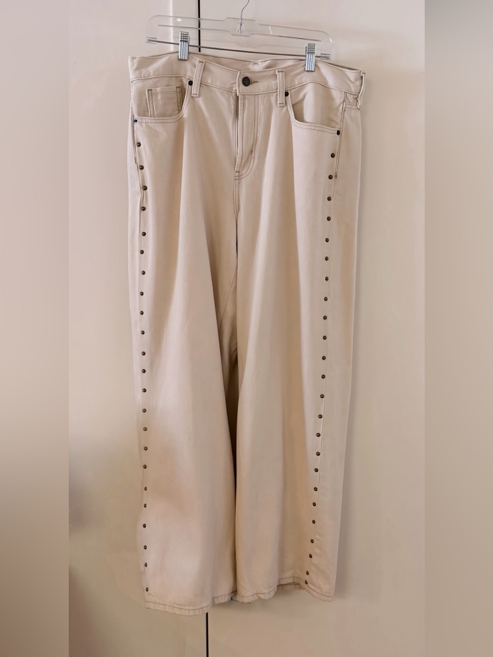 Old Navy Cream Wide-Leg Jeans with Side Stud Detail